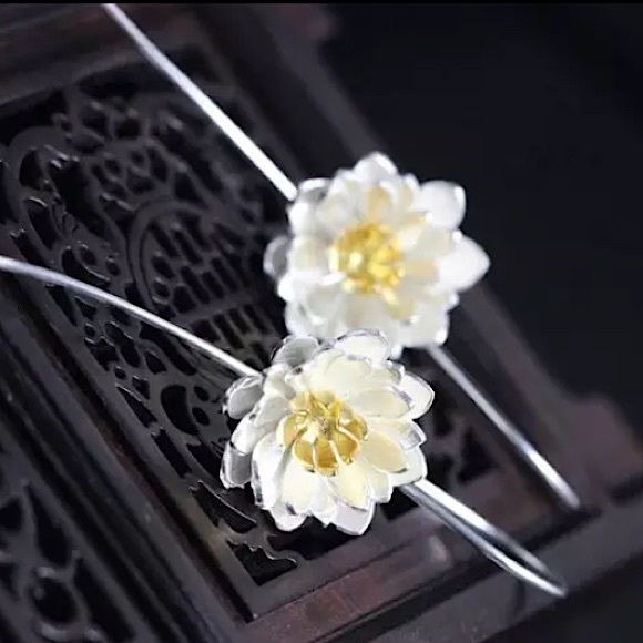 Japanese Lotus Oriental Silver/Gold Floral Earring - Picture 3 of 7